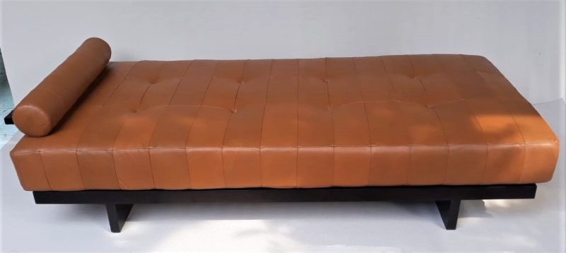 Lounge leather chair